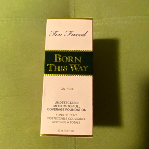 Too faced Concealer Almond - Picture 1 of 5